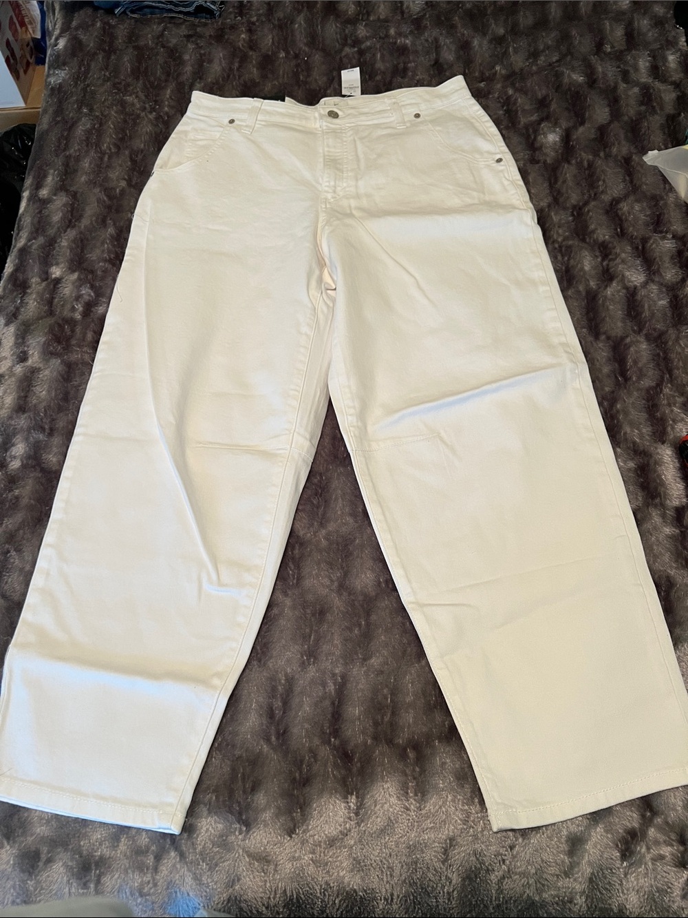 Banana Republic Women’s white Mid Rise Barrel Jean, size 30/10 - Picture 2 of 4
